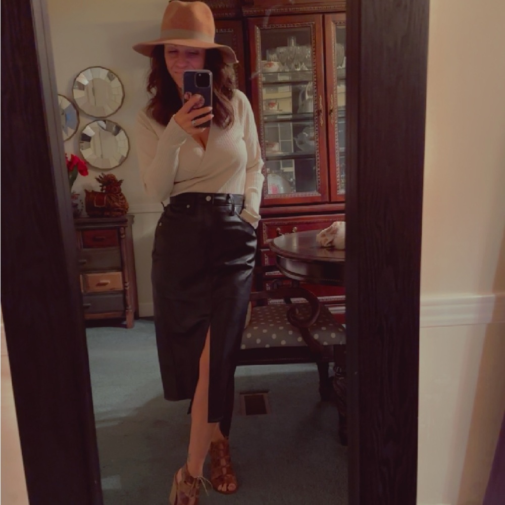 Meet your Posher, Rebecca